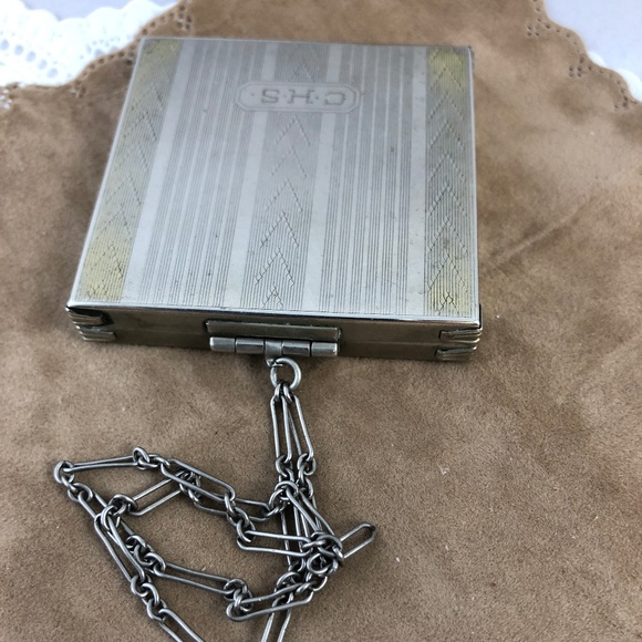 Vintage Handbags - Vintage 1930's Silver Art Deco dance coin compact